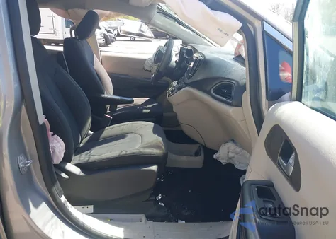 2017 Chrysler Pacifica Touring z USA, uszkodzony, nr VIN 2C4RC1DGXHR720869